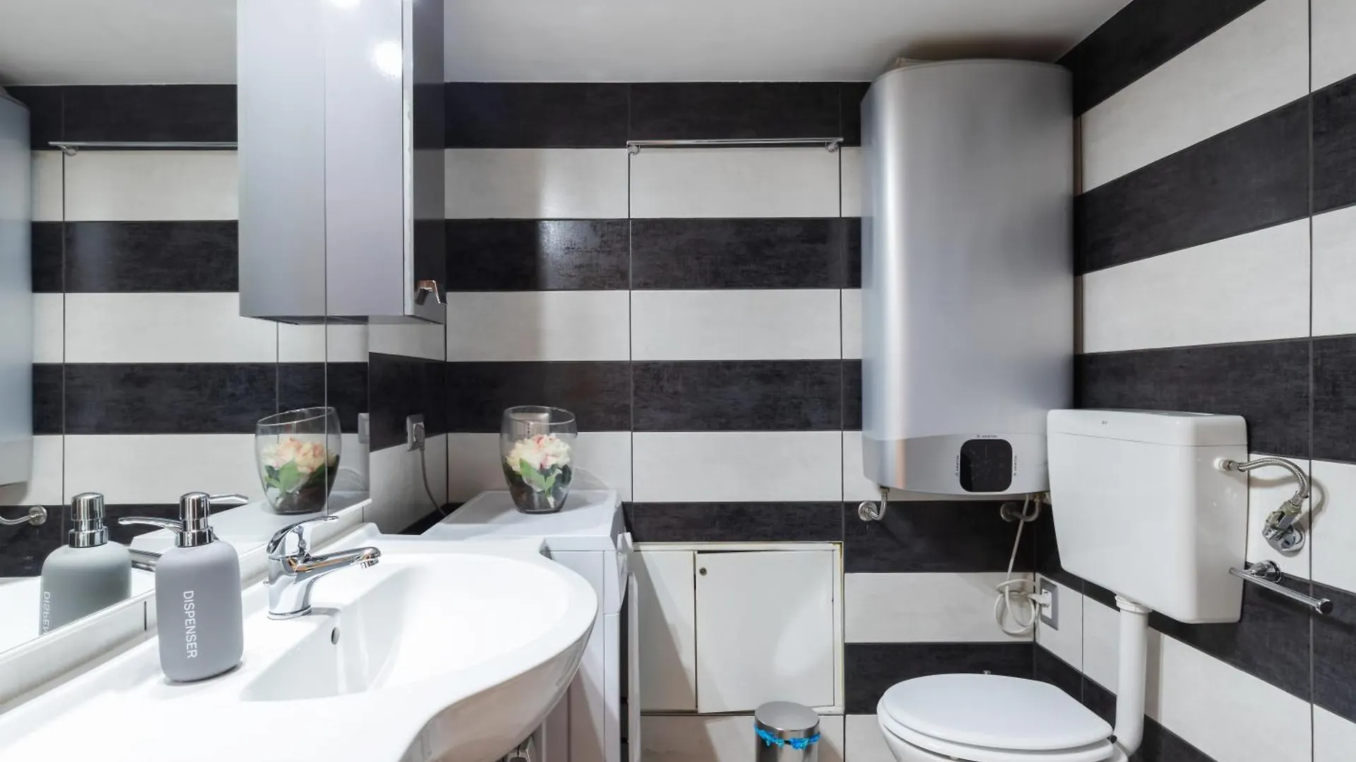 2 Suite Con 2 Bagni Privati - De Angeli Suites Milán